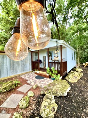 Property grounds - Couple`s Cottage - Serene Getaway! (Citra)