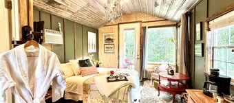 Couple`s Cottage - Serene Getaway!