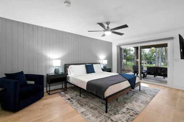 5 habitaciones, tabla de planchar con plancha, cuna de viaje y wifi 