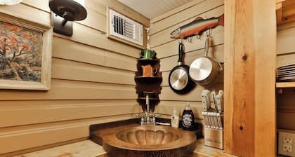 The Hideout - A Sayles Ranch Guesthouse