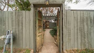 Enceinte de lâhĂ©bergement