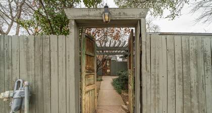 The Hideout - A Sayles Ranch Guesthouse