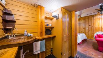 Dusch, hÄrtork och handdukar