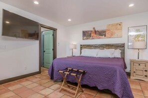 2 habitaciones, tabla de planchar con plancha y cuna de viaje 