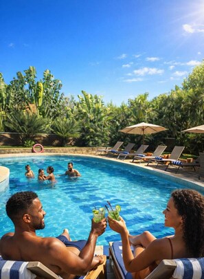 Outdoor pool - Mahafaly Hotel & Resort (Antsirabe)