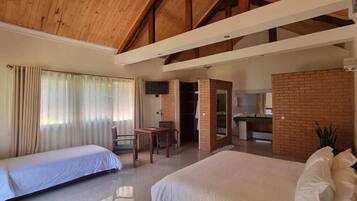 Comfort Triple Room | Premium bedding, pillowtop beds, minibar, individually decorated