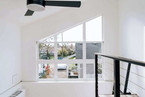 Unclassified image, 5 of 32, button