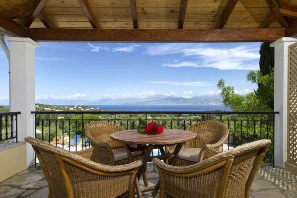 Terrace/patio - Villa Bacchus (Corfu)