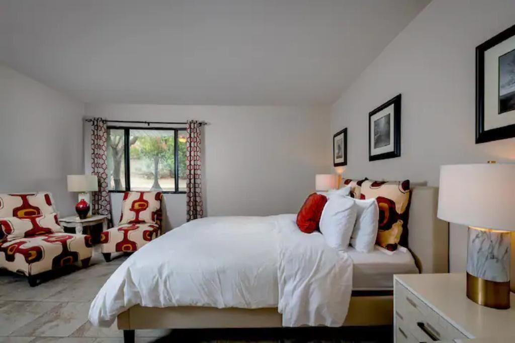 6 bedrooms, iron/ironing board, travel cot, free WiFi