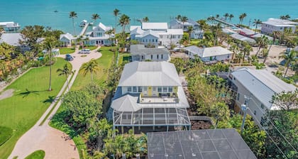 Walk to Beach, Pool+hot Tub, Game Room Captiva 5bdr Coco Mango by Avantstay
