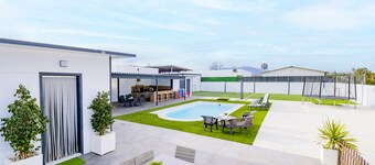 Cubo's Casa Soles & Football field / soccer field / private pool / free wifi