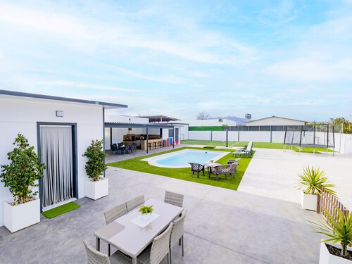 Cubo's Casa Soles & Football field / terrain de football / piscine privée / wifi gratuit