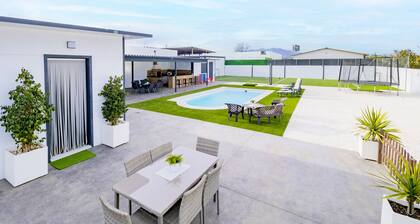 Cubo's Casa Soles & Football field / soccer field / private pool / free wifi