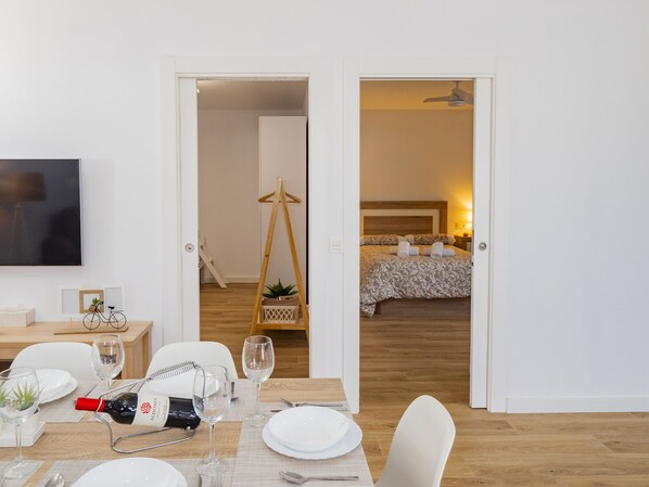 2 bedrooms, iron/ironing board, free WiFi, bed sheets