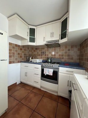 Family Apartment | Private kitchen | Fridge, coffee/tea maker, blender, coffee grinder - Temazcalito Loft (Tultitlan)