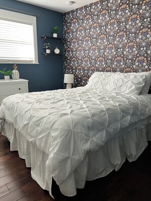 3 habitaciones, tabla de planchar con plancha, wifi y ropa de cama