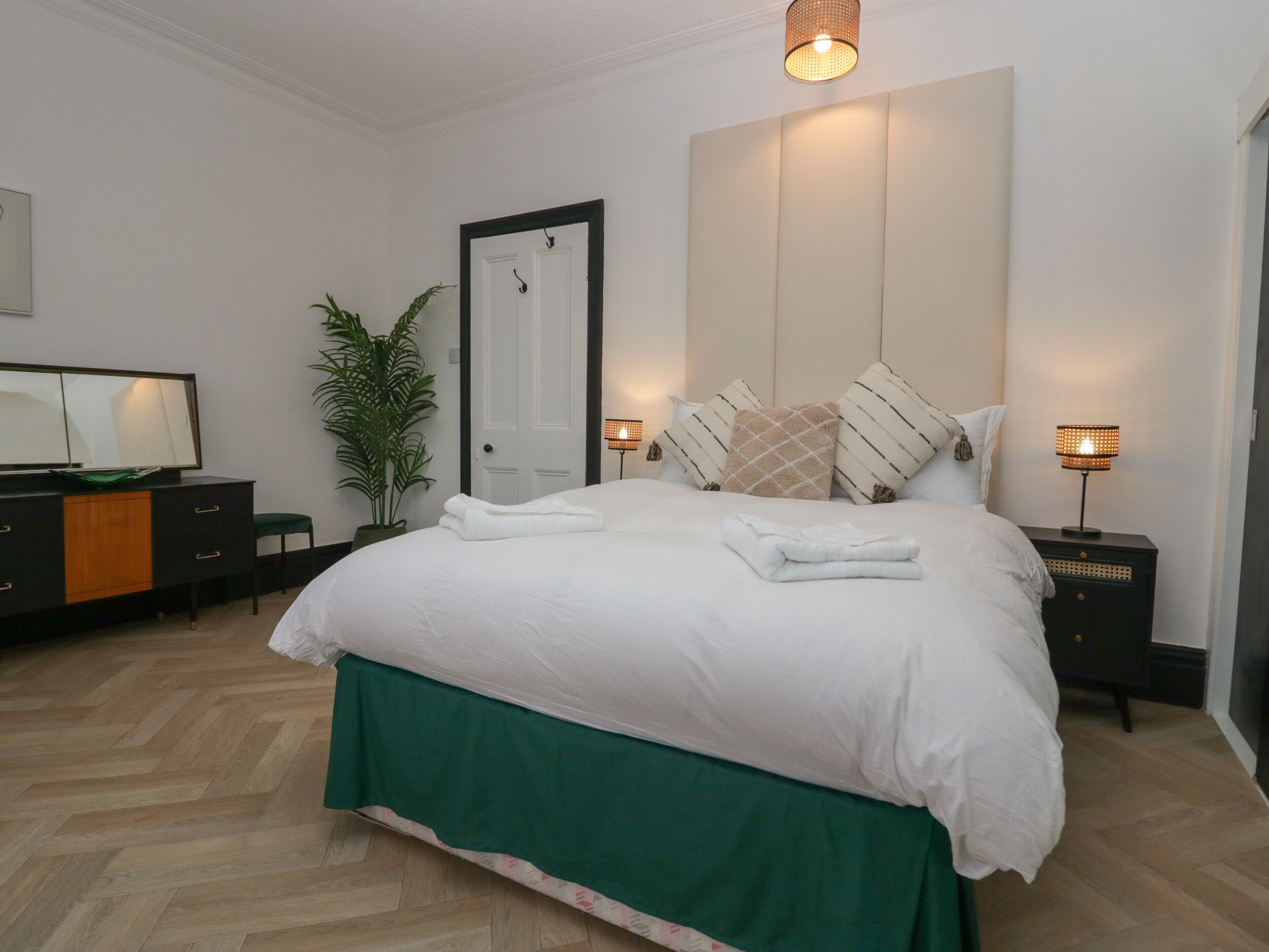 6 chambres, décoration personnalisée, ameublement personnalisé