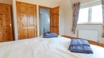 5 bedrooms, individually decorated, individually furnished, free WiFi