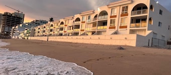 Colorful Retreat in Playa Escondida