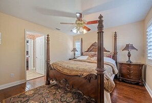 4 bedrooms, desk, iron/ironing board, WiFi