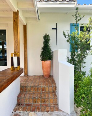 Property grounds - Casa Di Ola a unique and peaceful oasis on Ft. Lauderdale! (Fort Lauderdale)