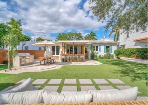 Terrace/patio - Casa Di Ola a unique and peaceful oasis on Ft. Lauderdale! (Fort Lauderdale)