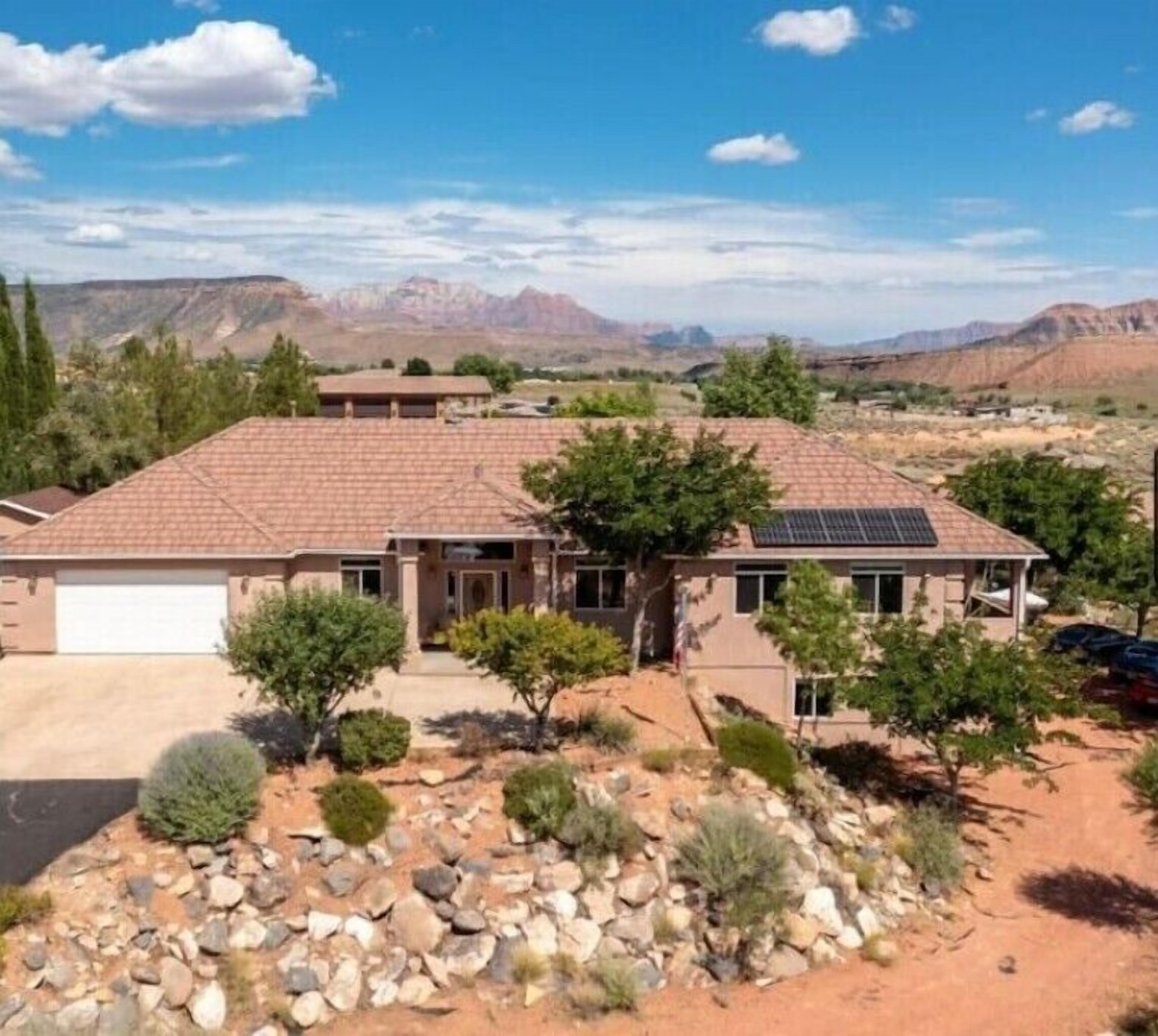Zion Retro Retreat Apartment