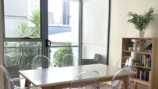 Dining - Perfect Locale 2bed Apt Parking, Perfect Locale 2 Bed Apartment (South Brisbane)