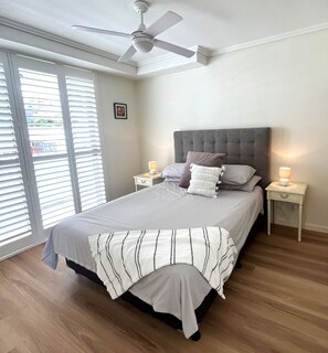 2 bedrooms, iron/ironing board, internet, bed sheets