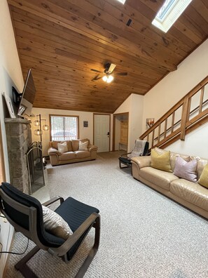 Living area - Cozy Poconos Vacation Home! (Albrightsville)