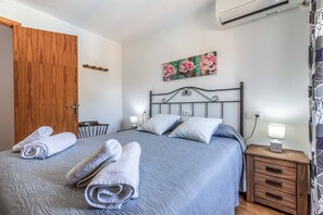 4 bedrooms, WiFi, bed sheets