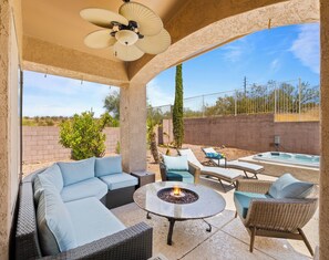Terrace/patio - Family Retreat surrounded by mountains, fairways and trails.   (Fountain Hills)