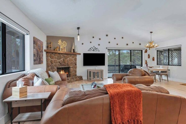 TV, fireplace, offices