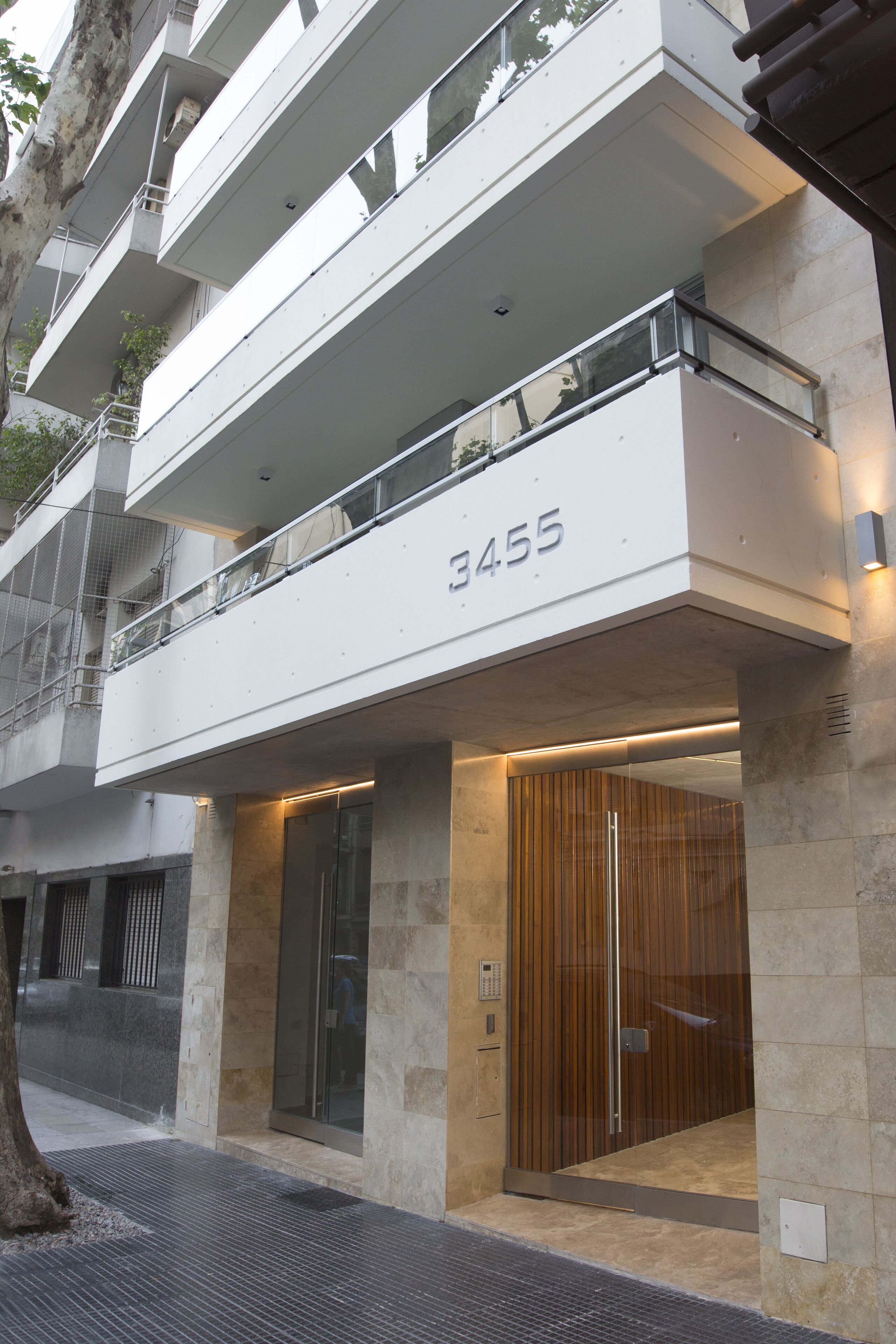 Quarto casal básico | Terraço/pátio