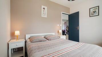 3 quartos, ferros/tábuas de passar roupa, Wi-Fi de cortesia