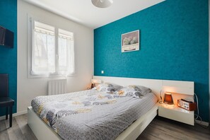 3 makuuhuonetta, silitysrauta/-lauta, ilmainen Wi-Fi, vuodevaatteet