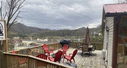 Ryder's Retreat overlooking the city of Williamson!