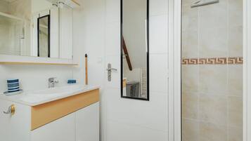 Een douche, een haardroger