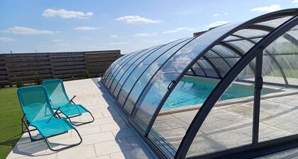 Maison de vacances 'Gßte Les 2 Fontaines' avec piscine privée et SPA, Wi-Fi et climatisation