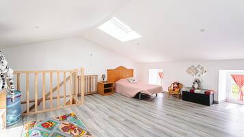 3 chambres, fer et planche à repasser, Wi-Fi gratuit, draps fournis