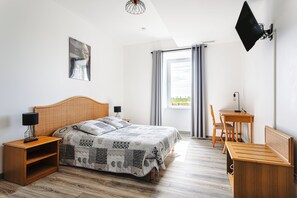 3 habitaciones, tabla de planchar con plancha y wifi gratis 