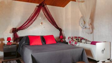 2 makuuhuonetta, silitysrauta/-lauta, ilmainen Wi-Fi, vuodevaatteet