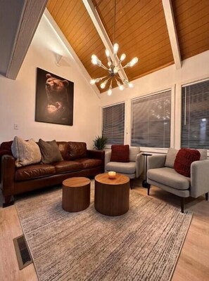 Smart-TV, peis og stereoanlegg