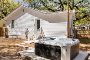 Terrace/patio - Southern Charm w/ Hot Tub! 10 min from Downtown! (North Charleston)