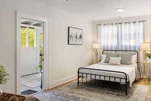 3 bedrooms, WiFi - 10 min to Downtown + Park Circle (North Charleston)