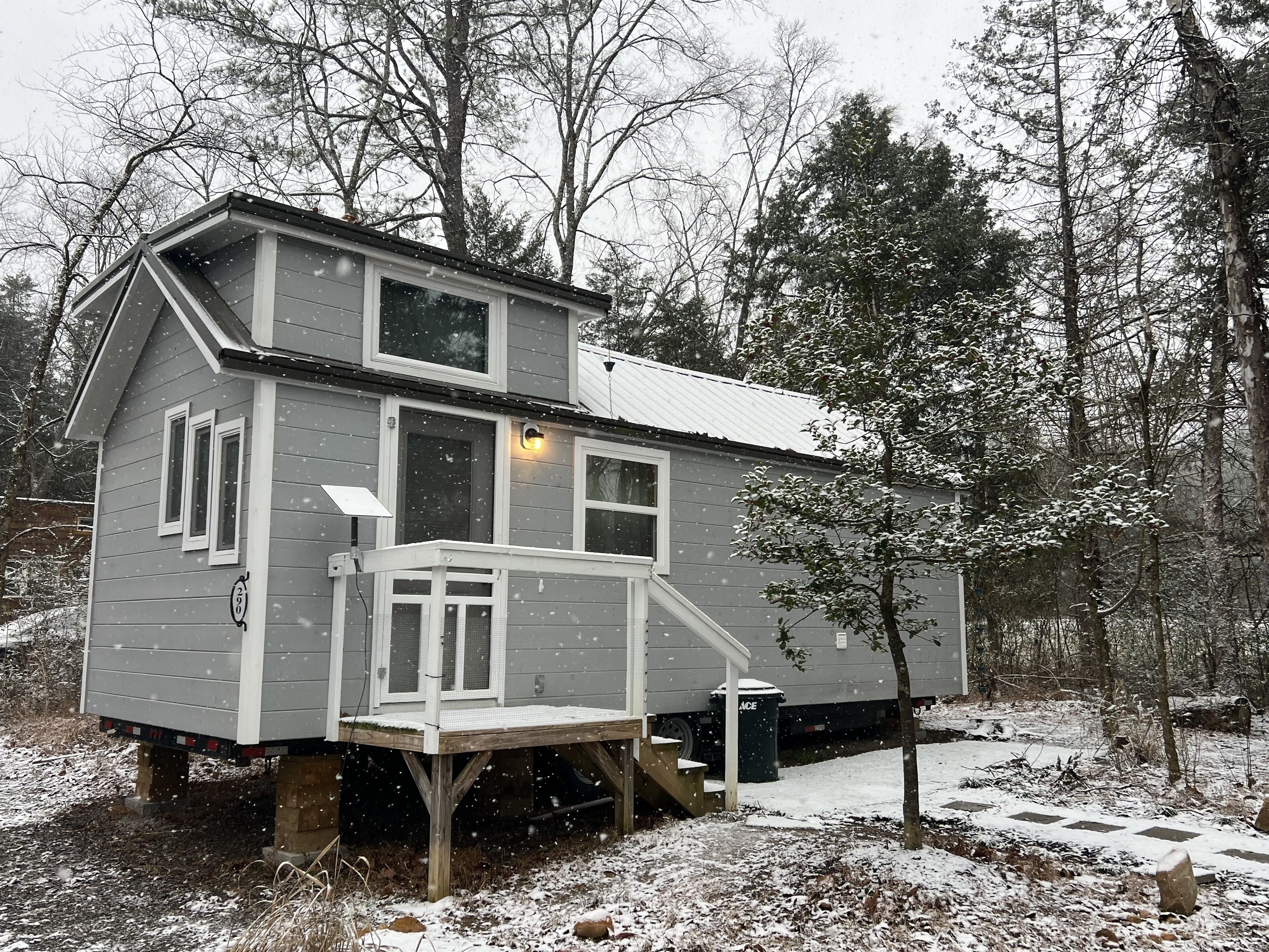 Tiny Cottage near the TN Smoky Mountains