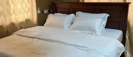 6 Schlafzimmer, Bügeleisen/Bügelbrett, WLAN, Bettwäsche