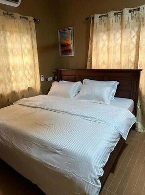 6 Schlafzimmer, Bügeleisen/Bügelbrett, WLAN, Bettwäsche