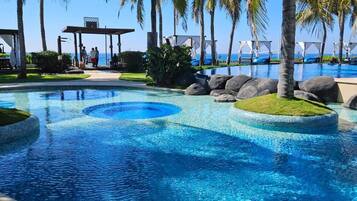 Exercise/lap pool