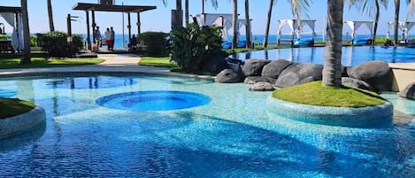 Exercise/lap pool